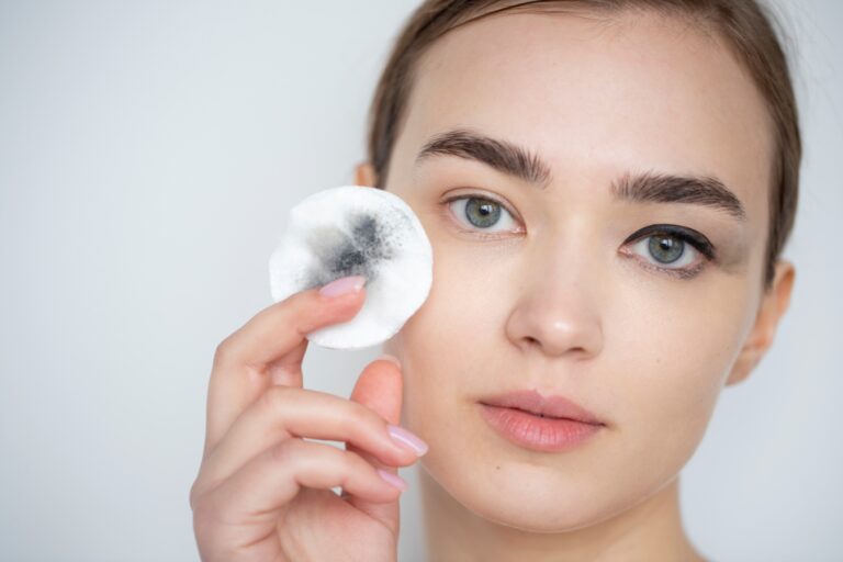 El ritual definitivo del desmaquillaje: errores, aciertos y la guía profesional que tu piel necesita