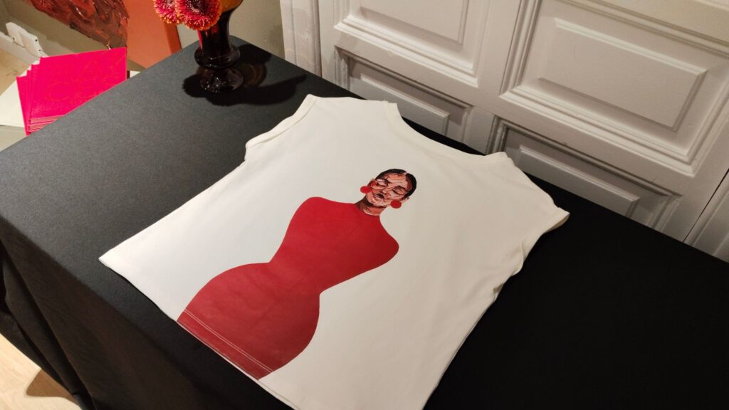 Camiseta de Simorra con diseño de Elena Gual
