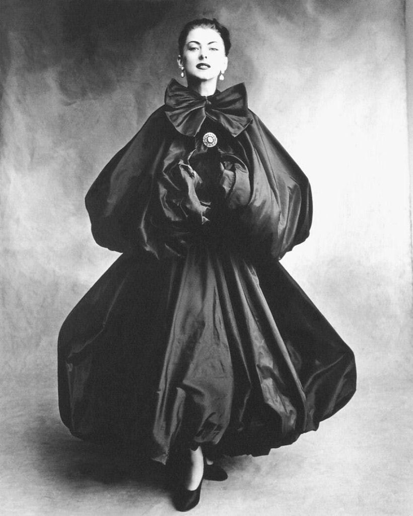 Revolución de Balenciaga y la silueta ancha